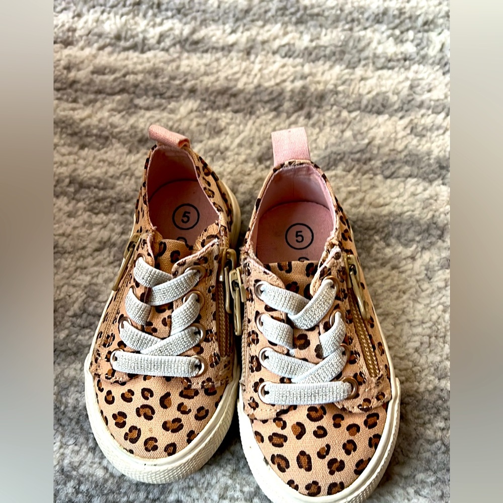 Tennis Shoes